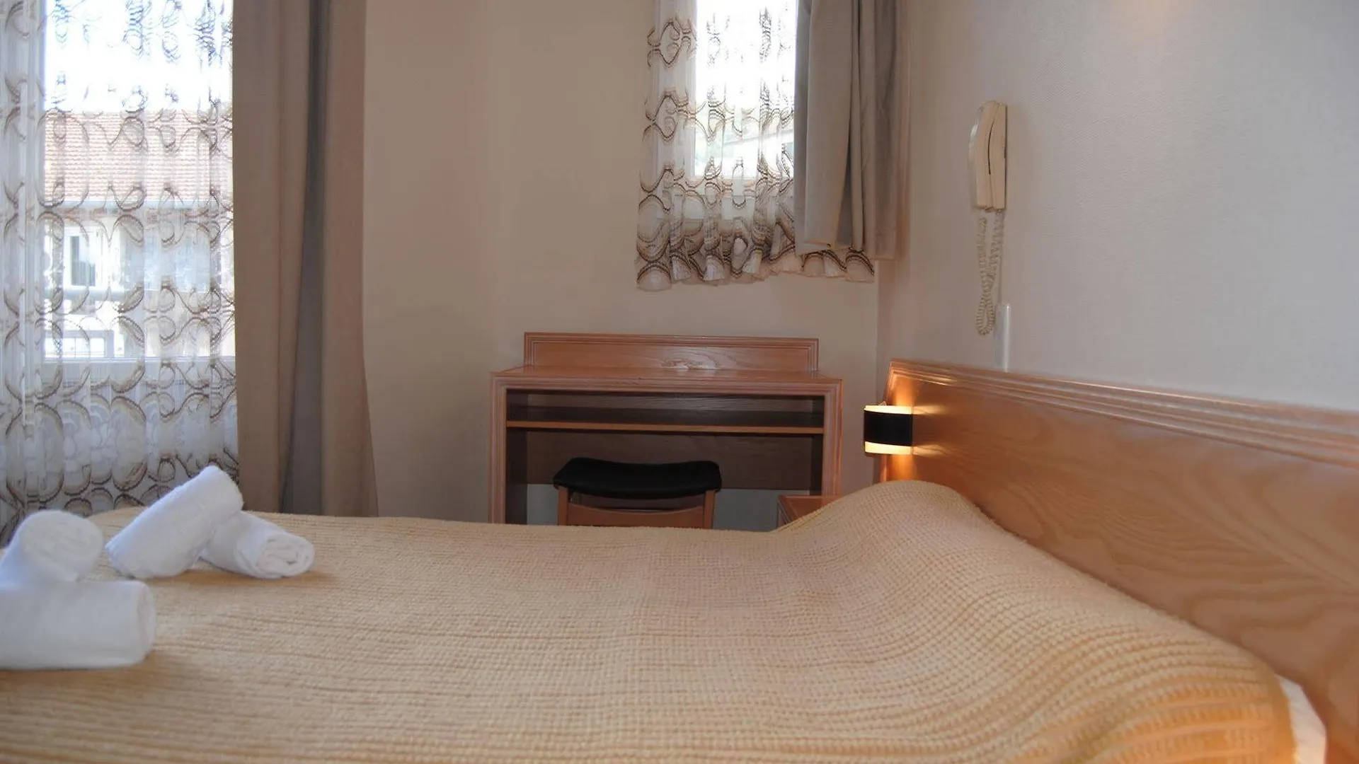 **  Hotel La Rotonde France